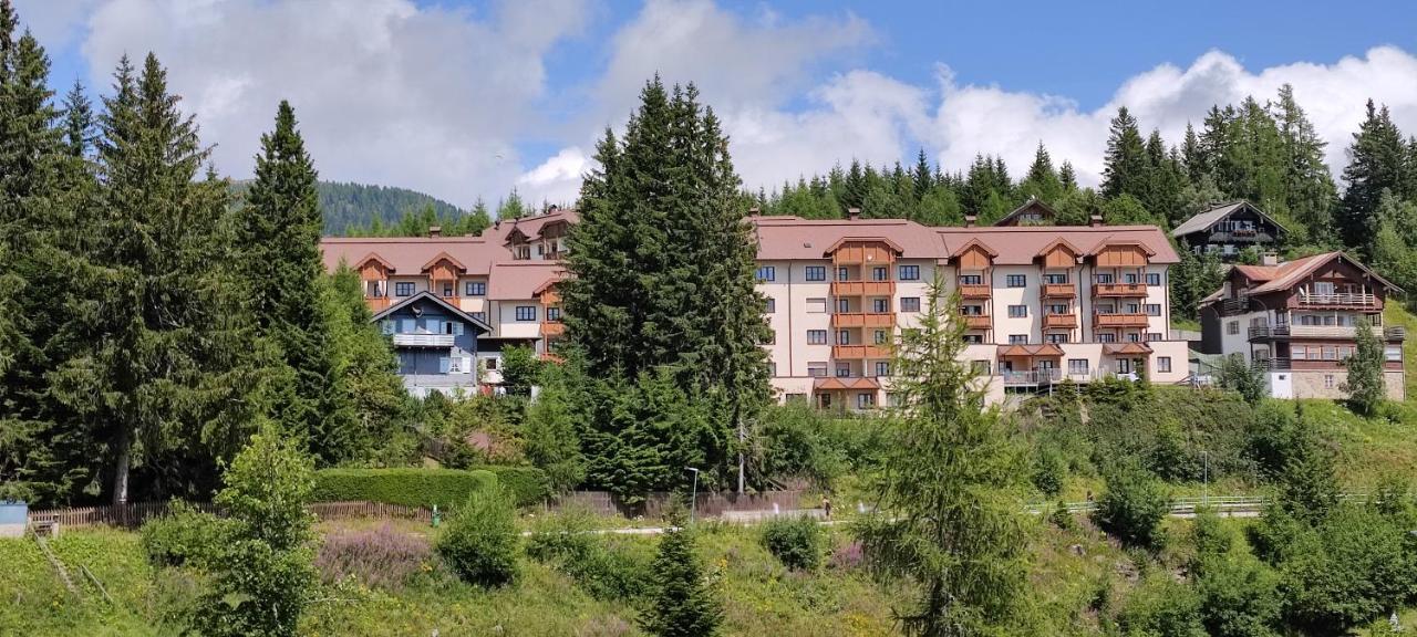 Familien-Garten-Suite Kanzelhoehe Gerlitzen - Gerlitzenurlaub At Kanzelhohe エクステリア 写真